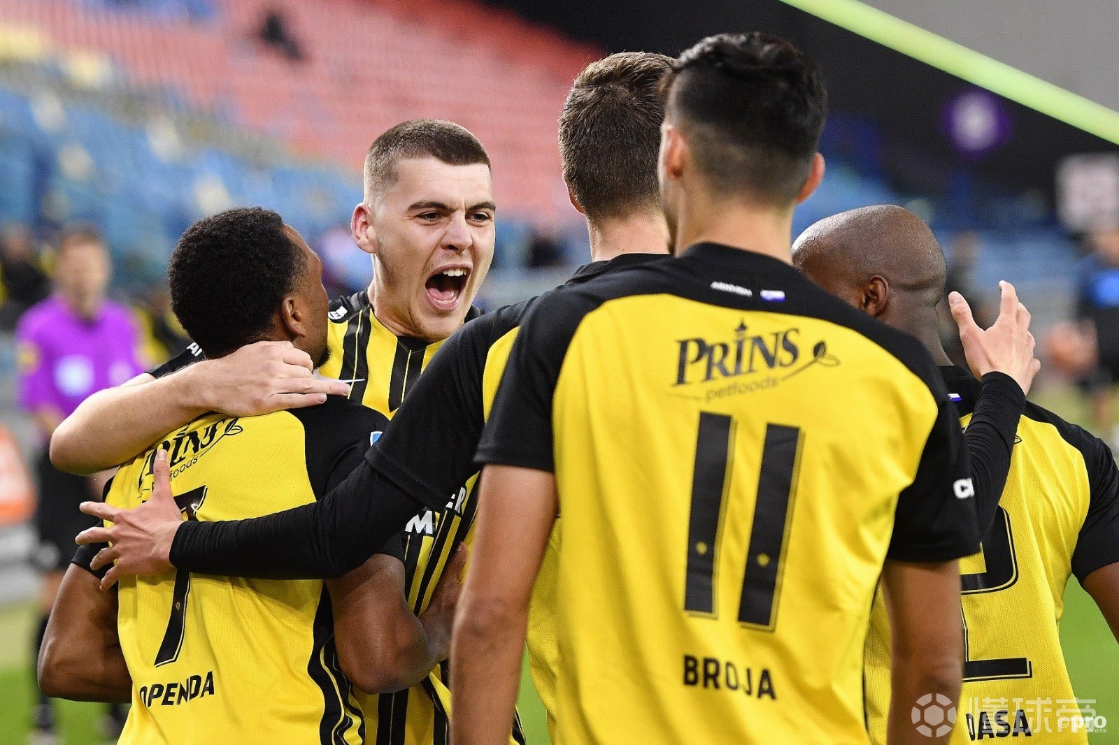 集结日浙江稠州调整名单以备荷甲,回应争议环节打磨,底气十足,心理建设被强调的简单介绍 集结日浙江稠州调整名单以备荷甲,回应争议环节打磨,底气十足,心理建设被强调的简单介绍