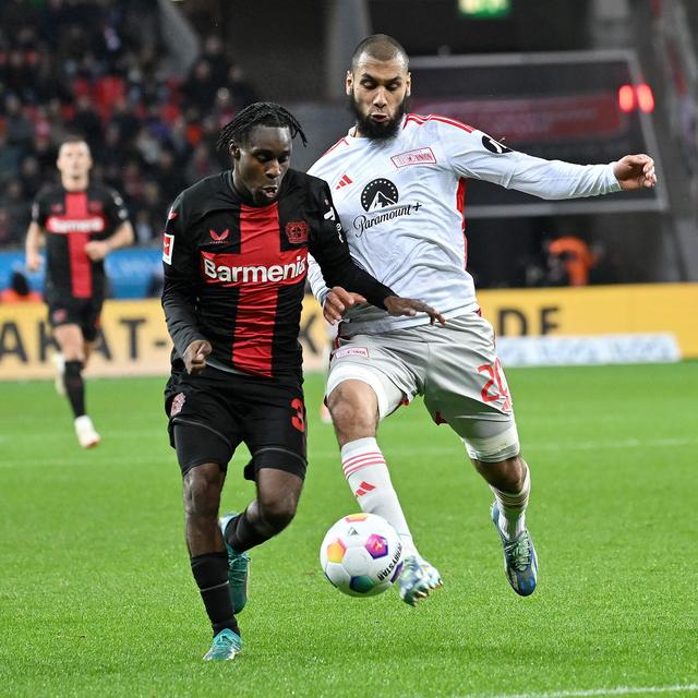 里程碑夜！勒沃库森远射贴柱；德甲集结日刷纪录；赛场秩序良好；控场能力受关注的简单介绍