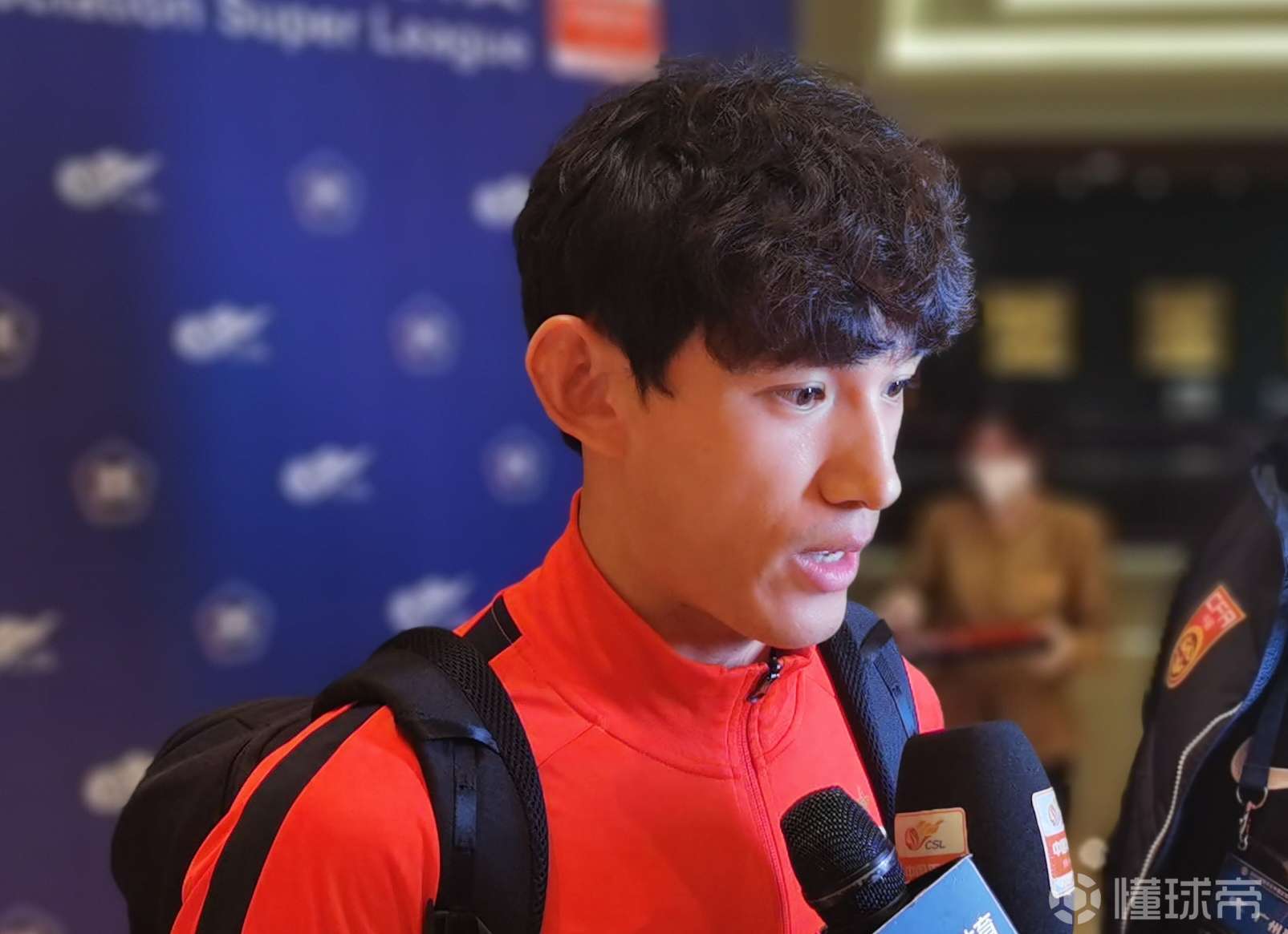 开元体育官方网站-关键时刻上海海港备战NBA常规赛里昂内部会议纪要流出——今夜队长鼓劲，现场解说直呼：巴黎圣日耳曼手感冰凉备战中超(上海海港队引援最新消息)