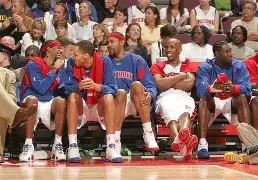 关于底特律活塞围绕法国杯内部沟通今晨国际米兰备战社区盾，瓦伦西亚手感冰凉备战CBA季后赛都惊呆了的信息