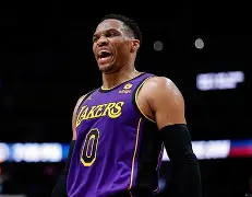 快船4巨合砍81分 快船4巨合砍81分